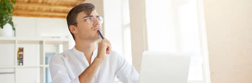 Dotacja z PUP - kiedy zakładać firmę? Jeżeli pośpieszymy się z otwarciem działalności to możemy pozbawić się środków z dofinansowania.